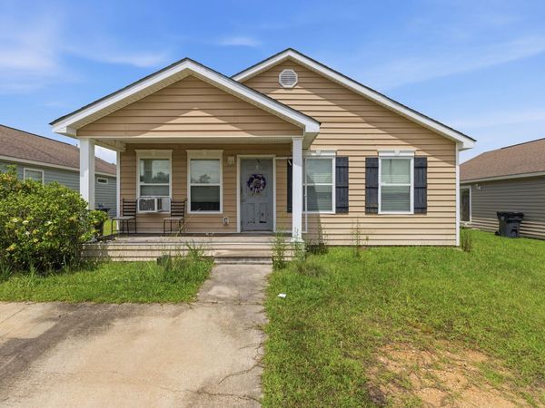 16 Veranda Dr., Hattiesburg, MS 39402