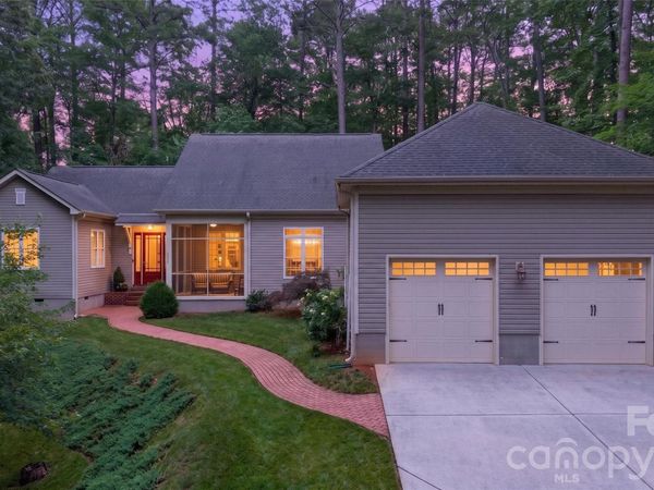 2932 Oakdale Road, Charlotte, NC 28216