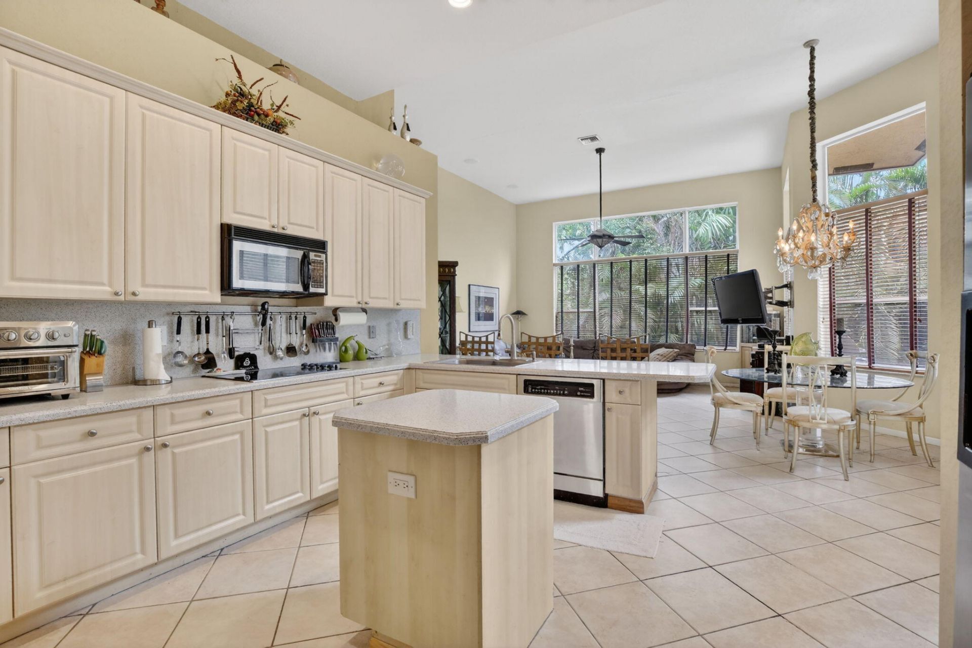 8106 N Savannah Circle, Davie, FL 33328 Photo