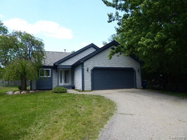 520 Springle Drive , Waterford Twp, MI 48327
