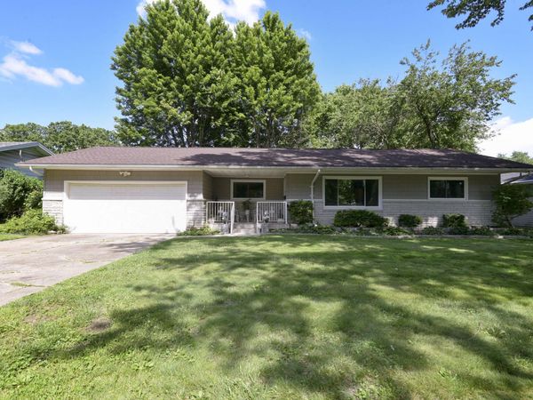 1626 S Saint Charles Avenue , Springfield, MO 65804