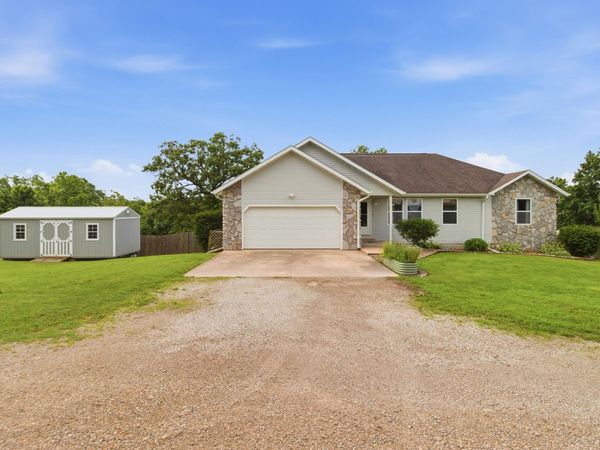 7650 Private Road 2453 , West Plains, MO 65775