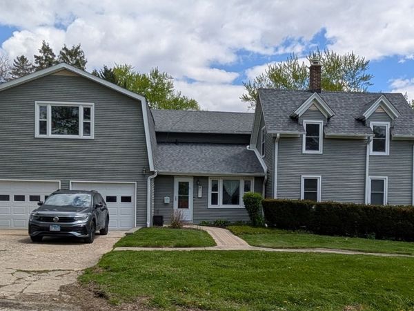 600 Dewey Street , Harvard, IL 60033