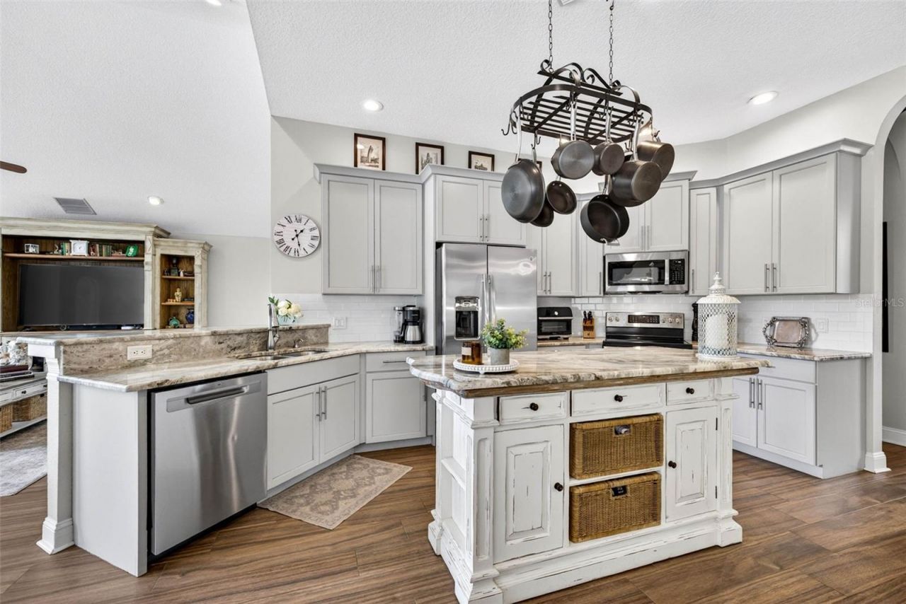 3904 S Nine Drive, Valrico, FL 33596 Photo