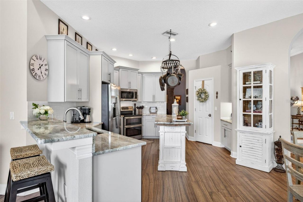 3904 S Nine Drive, Valrico, FL 33596 Photo