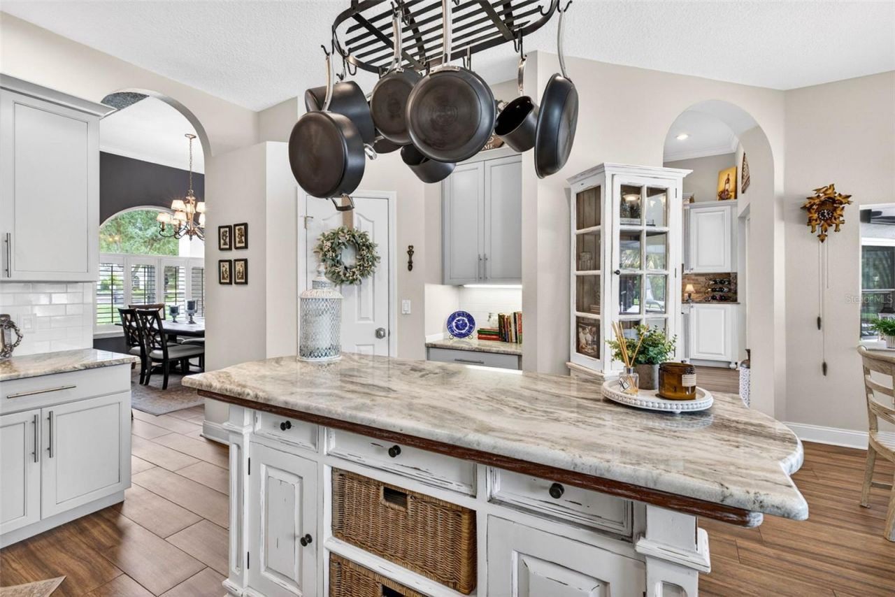 3904 S Nine Drive, Valrico, FL 33596 Photo