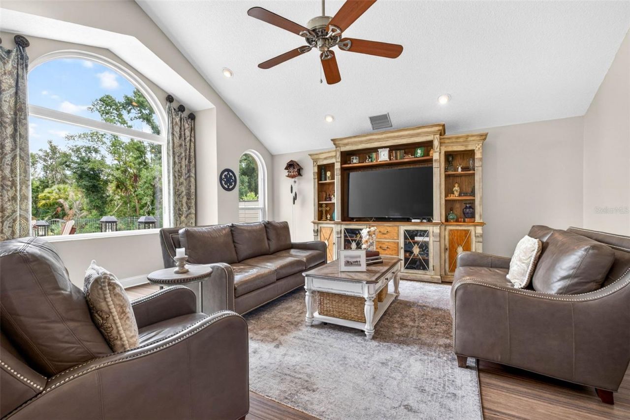 3904 S Nine Drive, Valrico, FL 33596 Photo