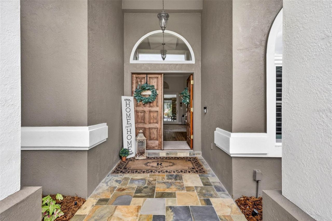 3904 S Nine Drive, Valrico, FL 33596 Photo