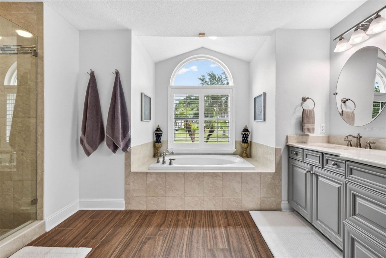 3904 S Nine Drive, Valrico, FL 33596 Photo