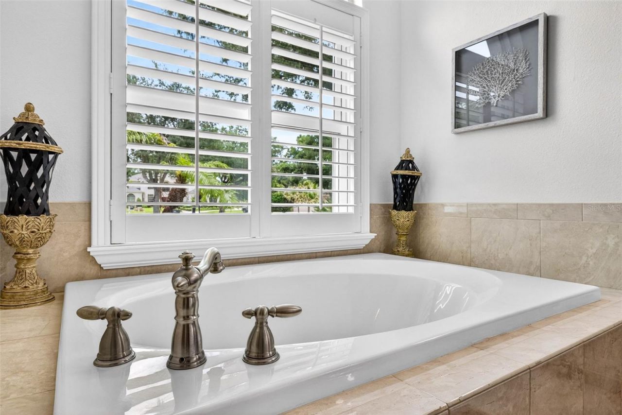 3904 S Nine Drive, Valrico, FL 33596 Photo