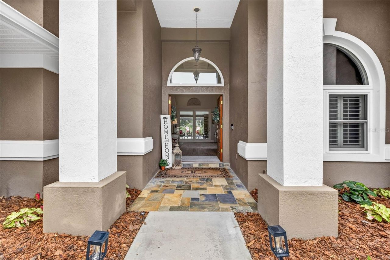 3904 S Nine Drive, Valrico, FL 33596 Photo