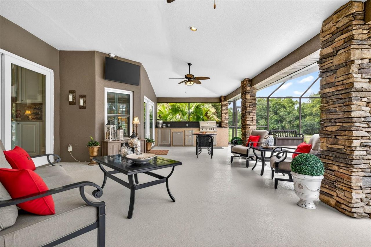 3904 S Nine Drive, Valrico, FL 33596 Photo