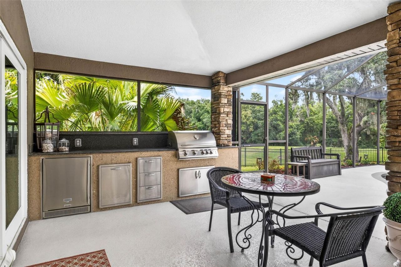 3904 S Nine Drive, Valrico, FL 33596 Photo
