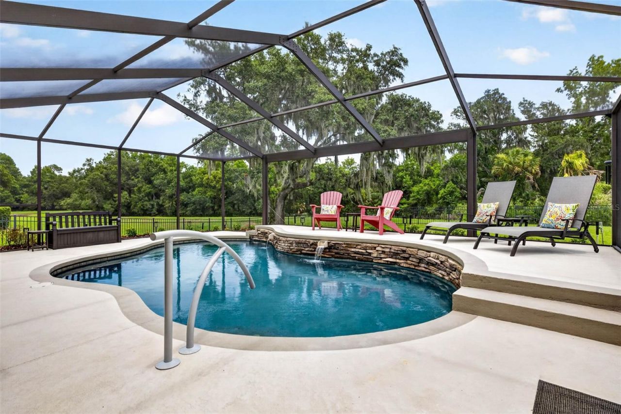 3904 S Nine Drive, Valrico, FL 33596 Photo