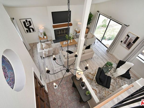 22522 Avenue San Luis , Woodland Hills, CA 91364