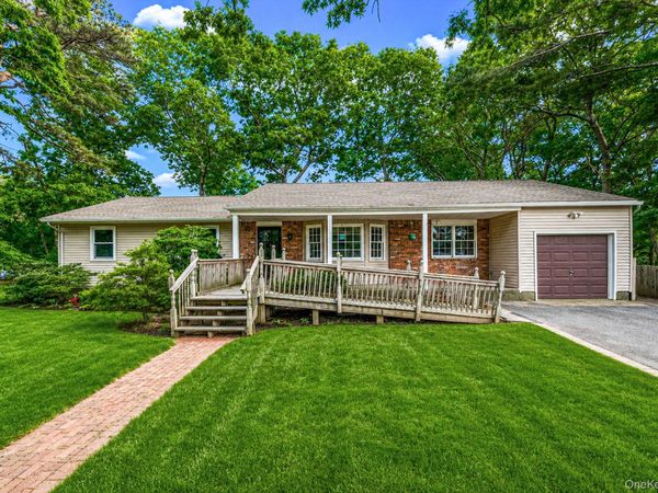 2 Linden Avenue , Holtsville, NY 11742