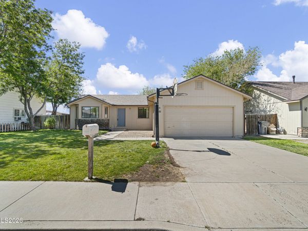 401 Kathy Avenue, Yerington, NV 89447