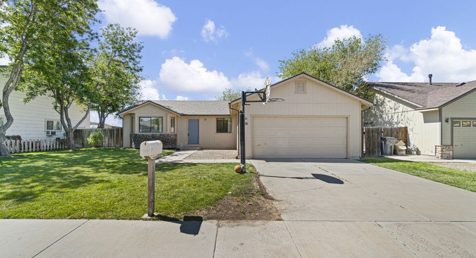 401 Kathy Avenue, Yerington, NV 89447 Photo