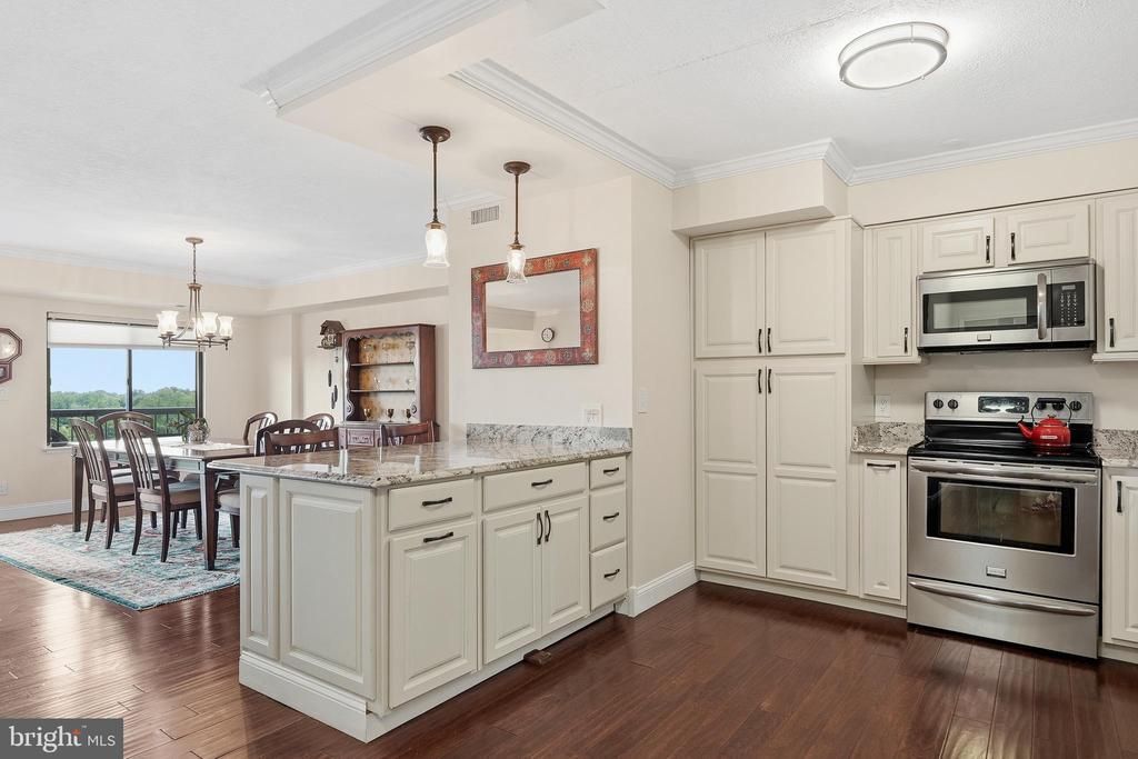 3800 Powell Lane, Unit 1219, Falls Church, VA 22041 Main Photo