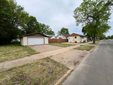 2401 7th Avenue E, Hibbing, MN 55746