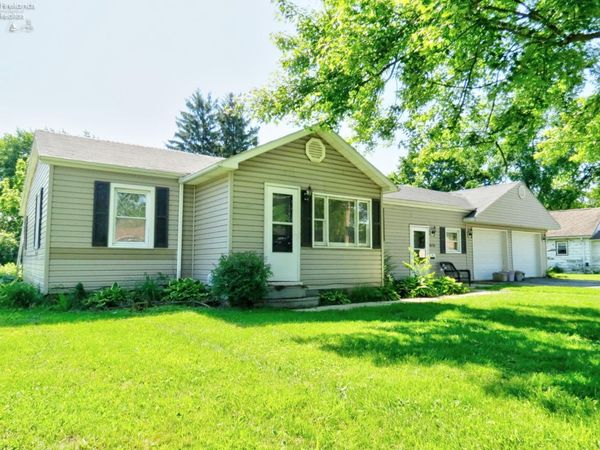 1026 Lincoln Avenue, Fostoria, OH 44830