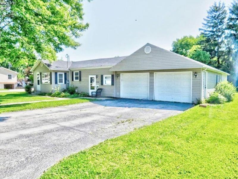 1026 Lincoln Avenue, Fostoria, OH 44830 Photo 2