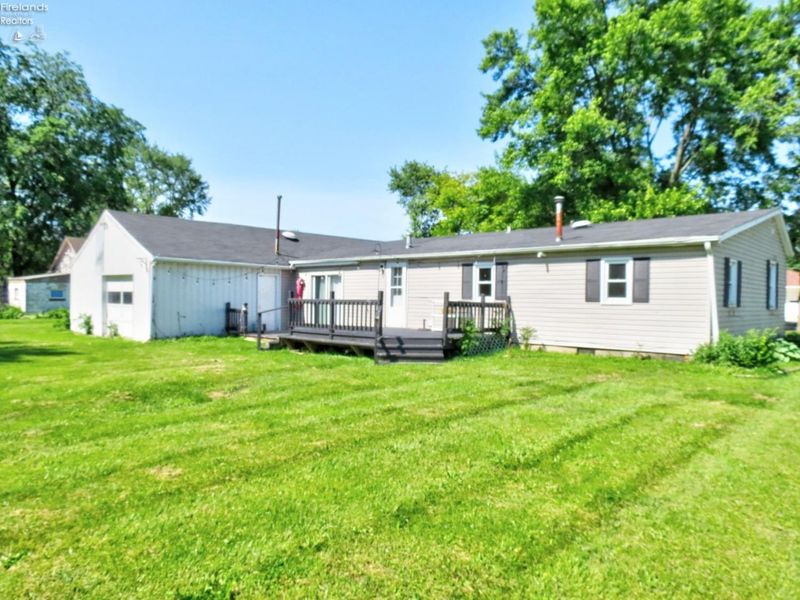 1026 Lincoln Avenue, Fostoria, OH 44830 Photo 3