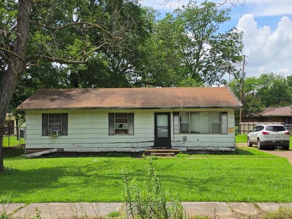 113 N Church St, Parkin, AR 72373