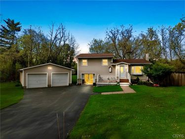 7 Foxwood Avenue , Fulton, NY 13069