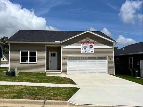 385 Thorn Way , Doylestown, OH 44230