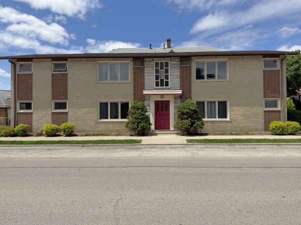 7601 W 61 Place W, Unit 1S, Summit, IL 60501