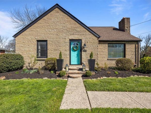 211 Patton Dr , Coraopolis, PA 15108