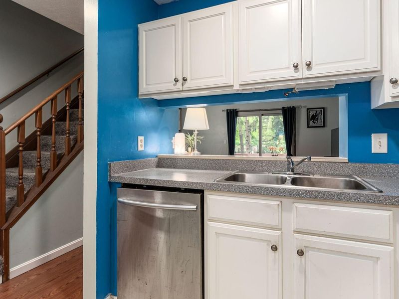 493 Foxtrail Circle E, Westerville, OH 43081 Photo 4