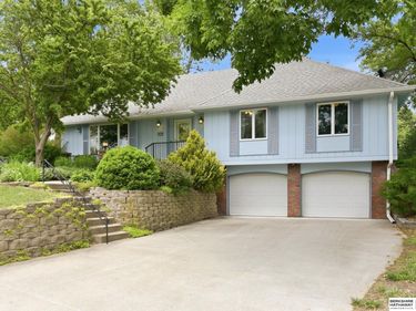 8162 Spaulding Circle, Omaha, NE 68134