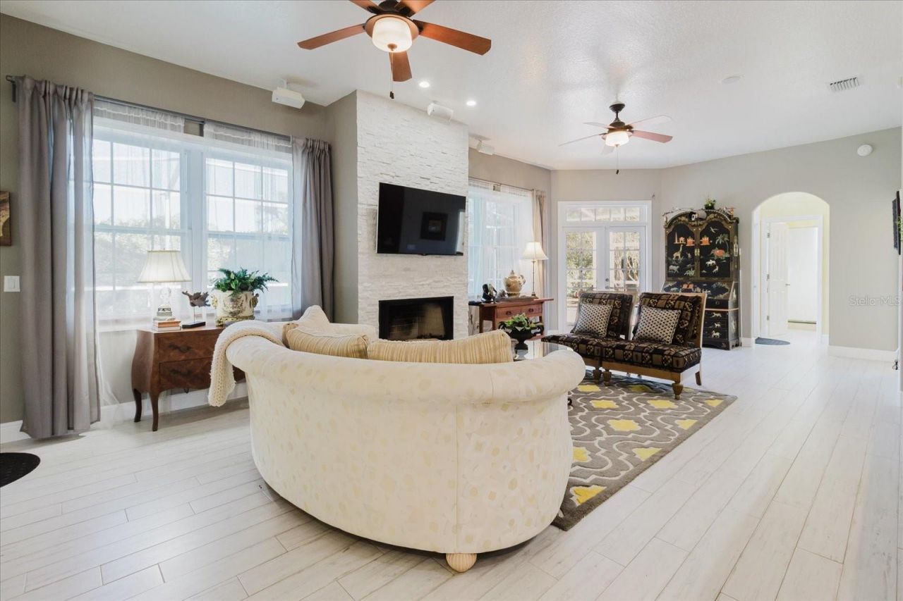 13510 Westshire Drive, Tampa, FL 33618 Photo