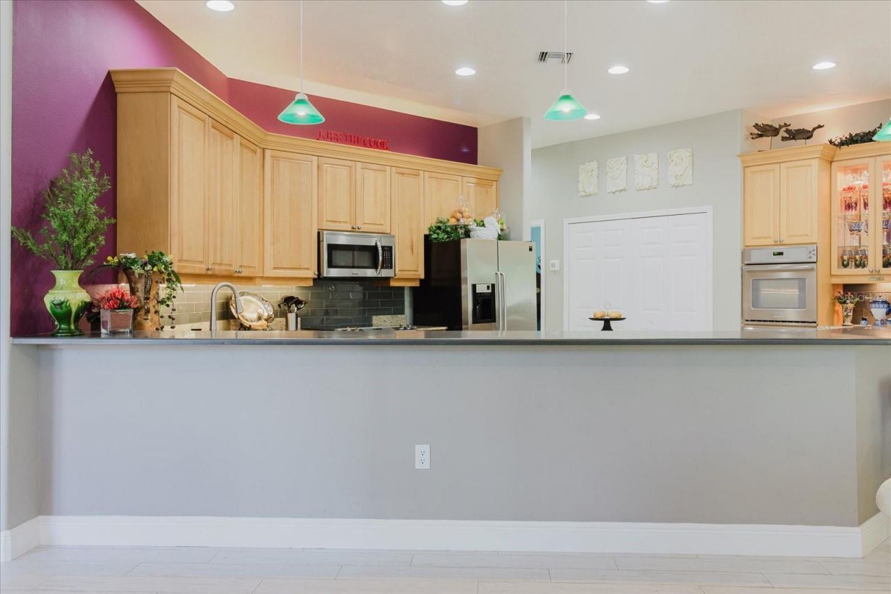 13510 Westshire Drive, Tampa, FL 33618 Photo