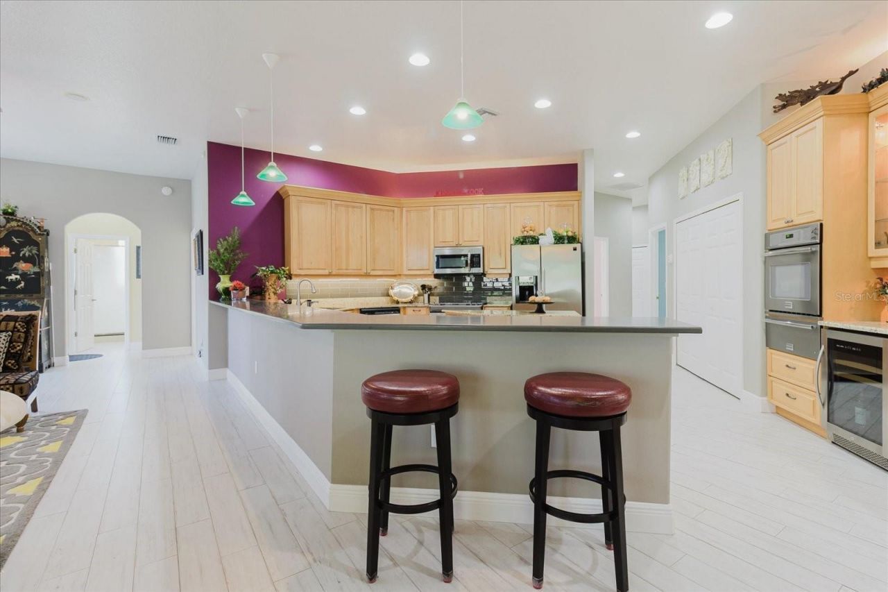 13510 Westshire Drive, Tampa, FL 33618 Photo