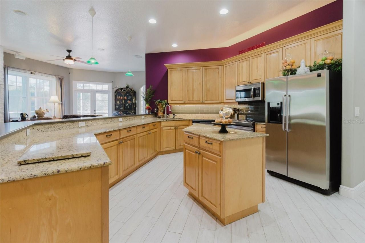 13510 Westshire Drive, Tampa, FL 33618 Photo