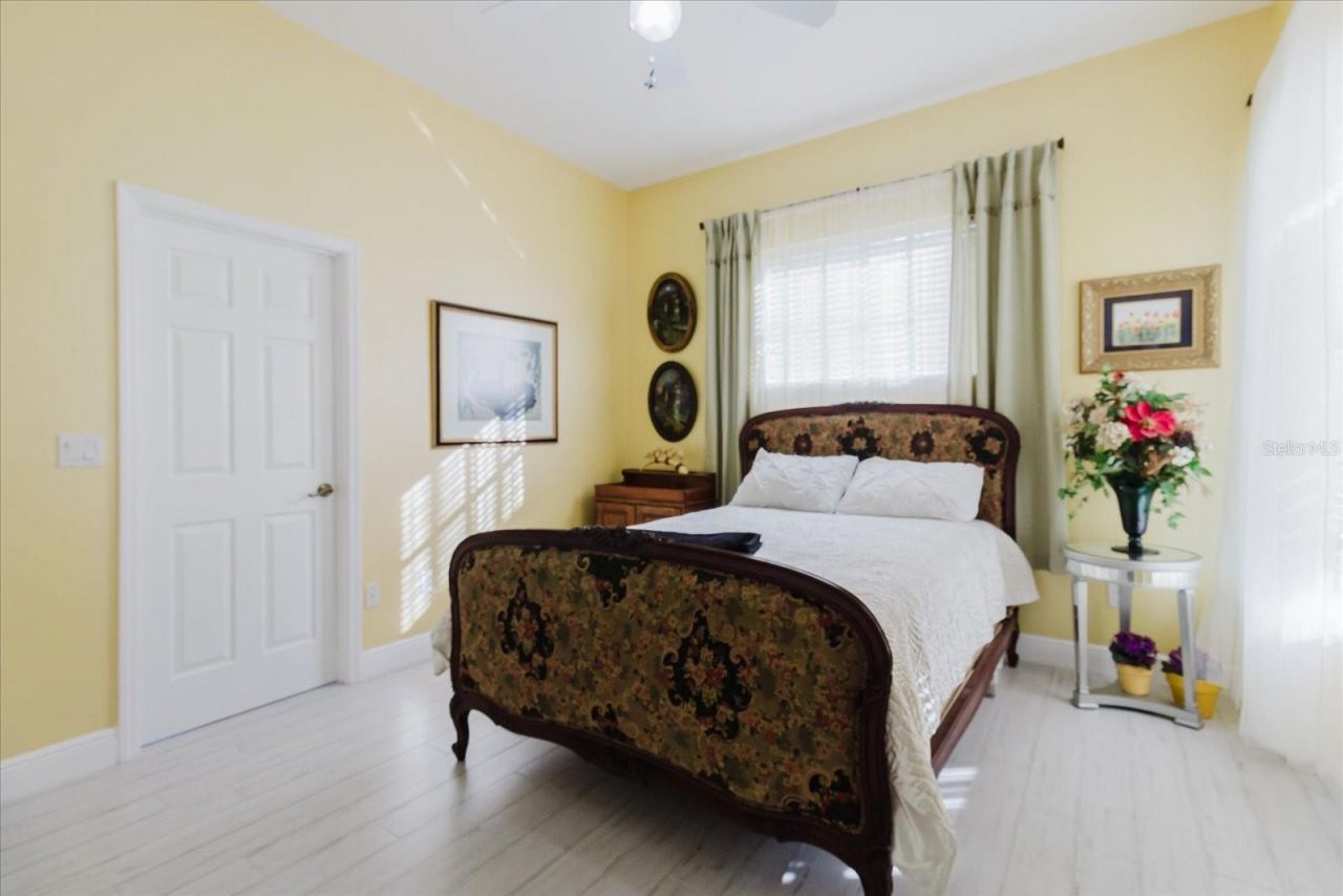 13510 Westshire Drive, Tampa, FL 33618 Photo