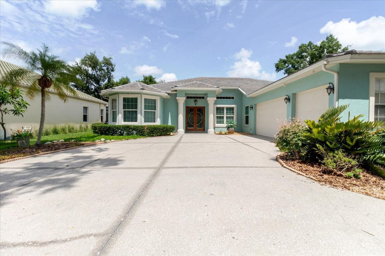 13510 Westshire Drive, Tampa, FL 33618 Photo