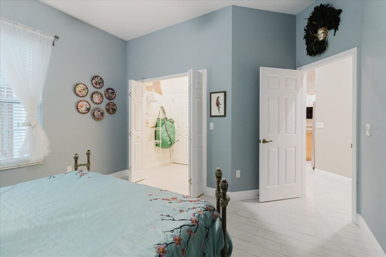 13510 Westshire Drive, Tampa, FL 33618 Photo