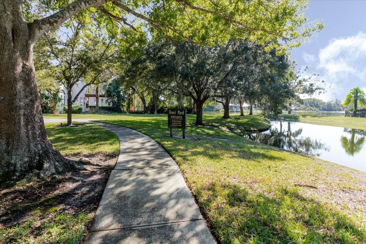 13510 Westshire Drive, Tampa, FL 33618 Photo