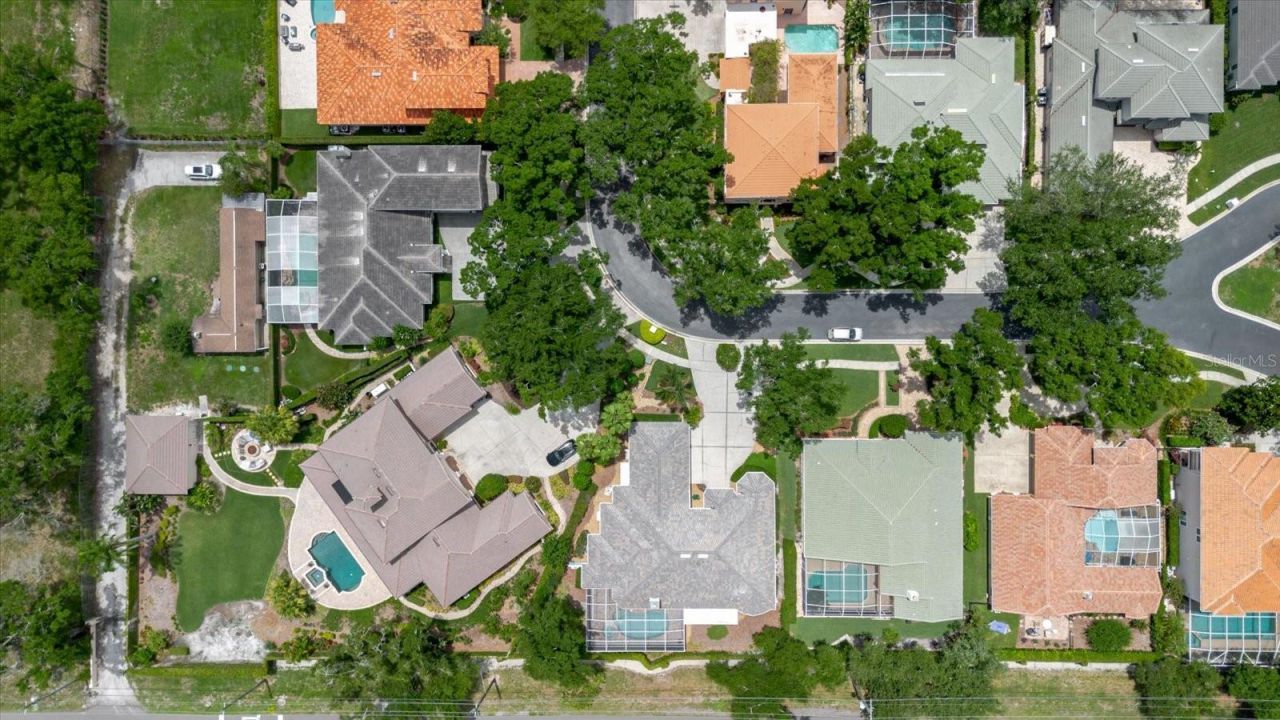 13510 Westshire Drive, Tampa, FL 33618 Photo