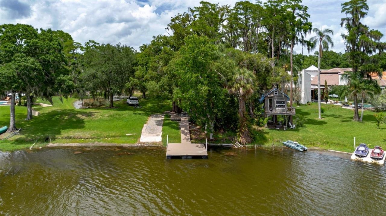 13510 Westshire Drive, Tampa, FL 33618 Photo