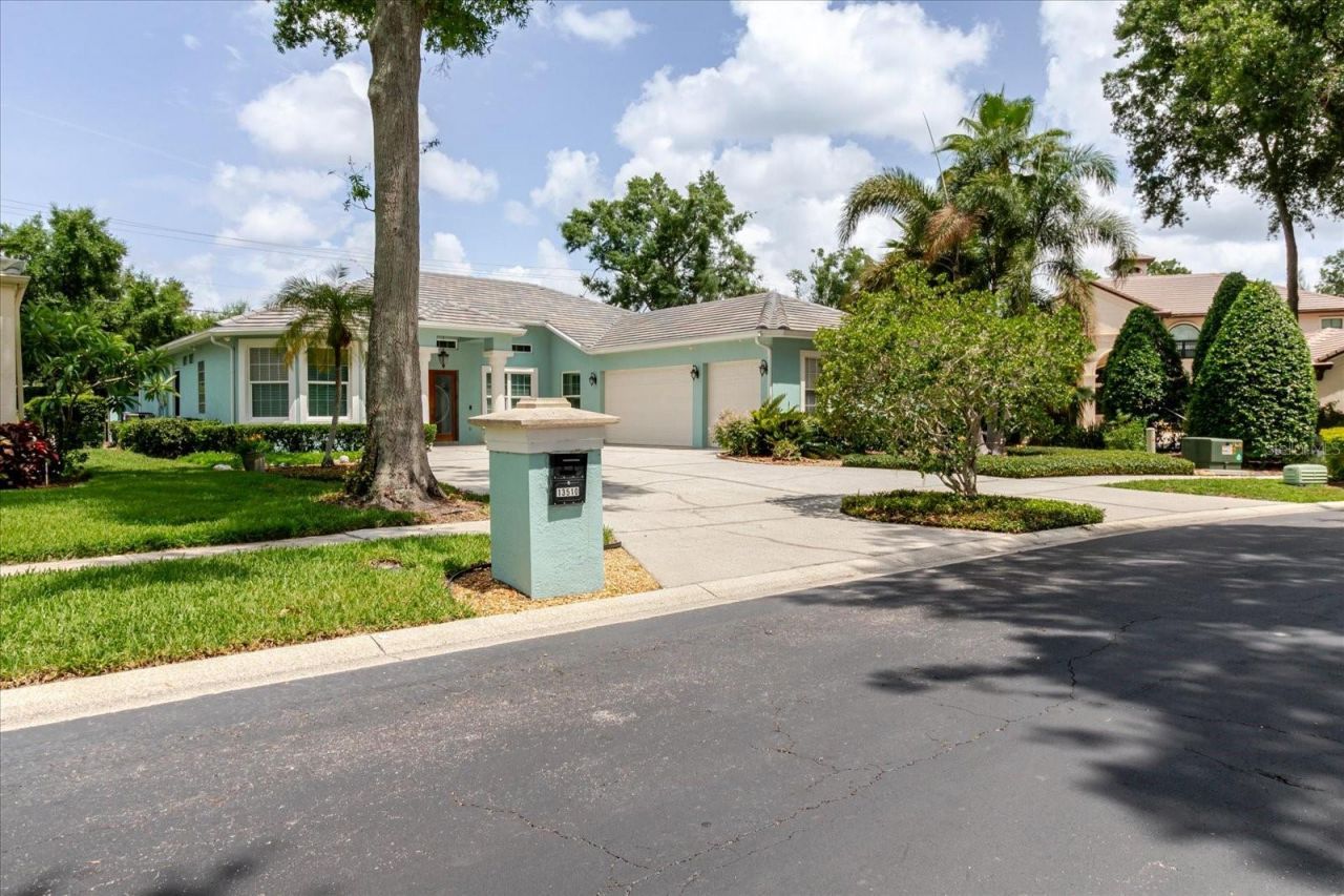 13510 Westshire Drive, Tampa, FL 33618 Photo