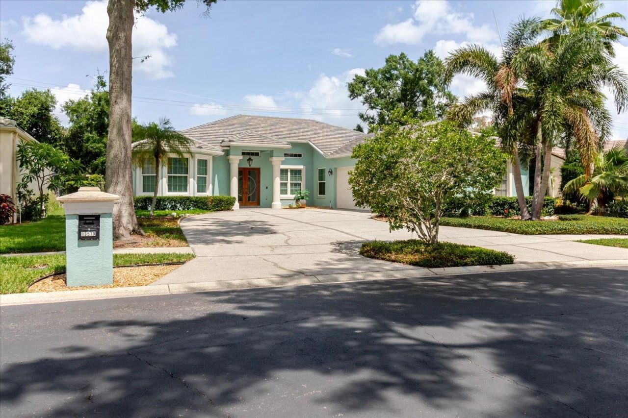 13510 Westshire Drive, Tampa, FL 33618 Photo