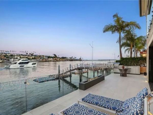 2266 Channel Road , Newport Beach, CA 92661