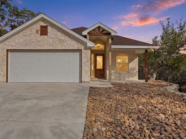 346 ASSINIBOIA DR, Canyon Lake, TX 78133