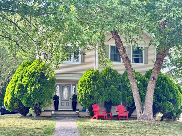 243 Knollwood Avenue, Mamaroneck, NY 10543
