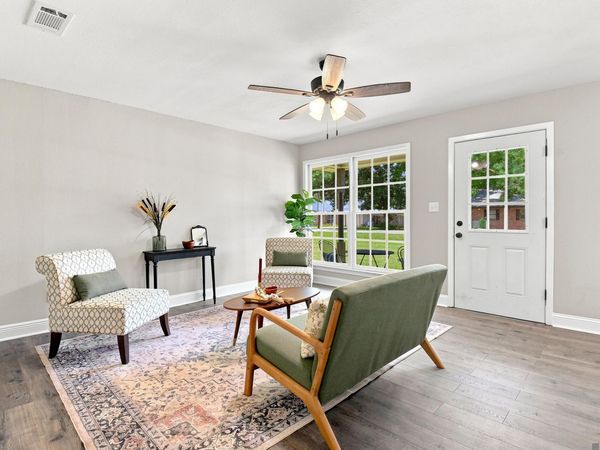 41253 Rhea St, Gonzales, LA 70737